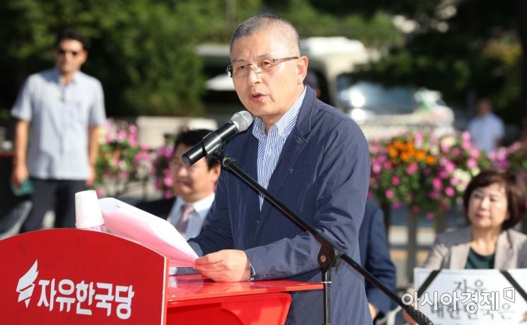 한국당 '릴레이 삭발'에 중진 의원들도 가세…이주영·심재철 삭발