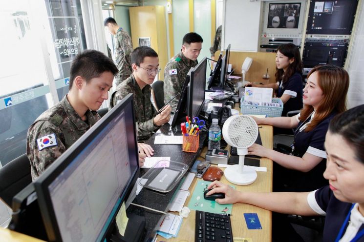 광주은행, 제31향토보병사단서 광주상생카드 판매 활동 펼쳐