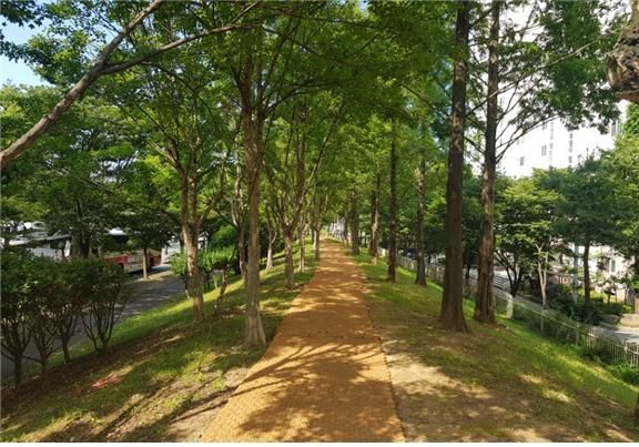 관공서에 원산지 속여 ‘보행용 매트’ 납품 덜미…7613롤·시가 9억 원 상당