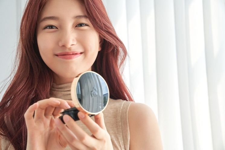 화장으로 '반전 매력' 수지의 메이크업 화보