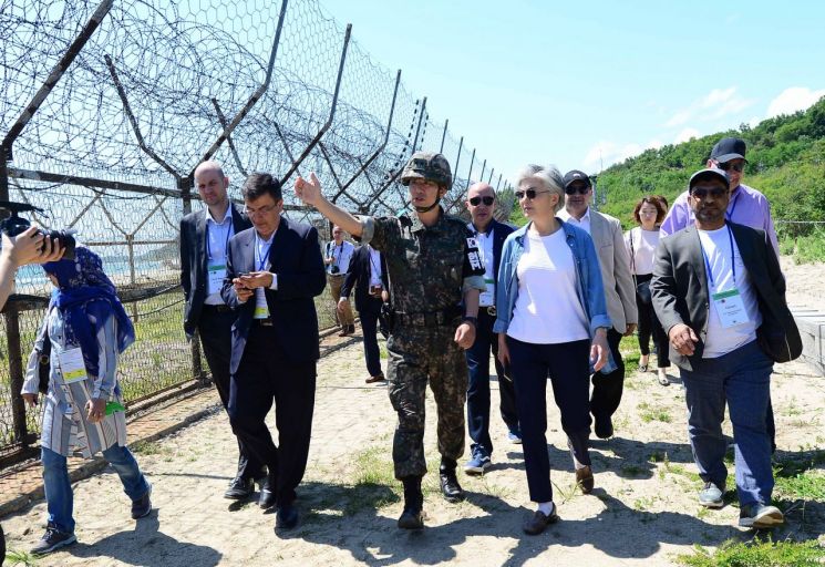 돼지열병에  파주·철원 'DMZ 평화의 길'도 닫혔다