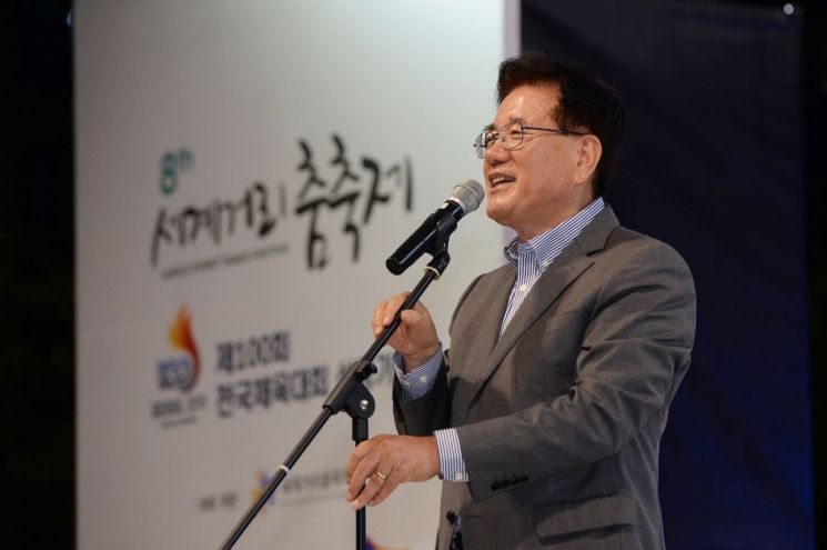 세계거리춤축제 개막!…첫날부터 인산인해