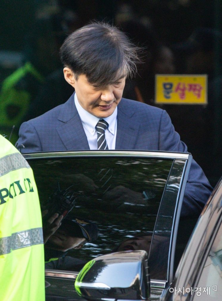 [포토]굳은 표정의 조국 법무부 장관