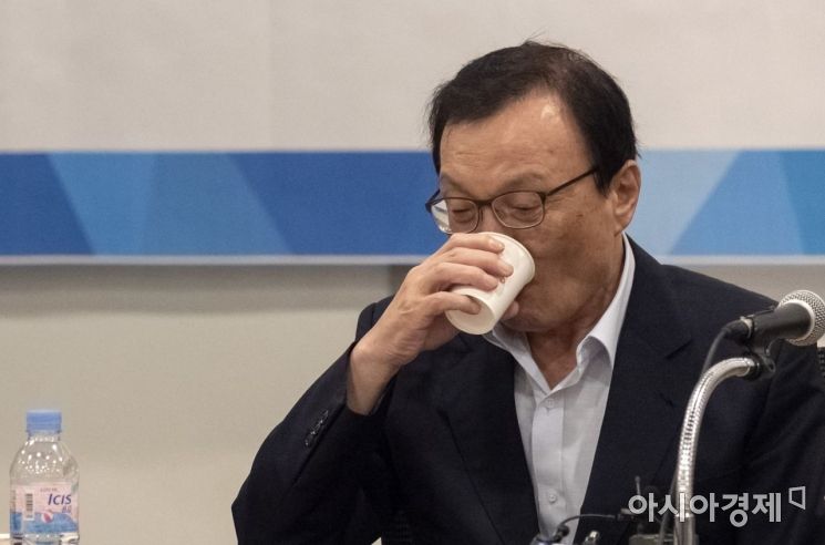 [포토] 속타는 이해찬 대표