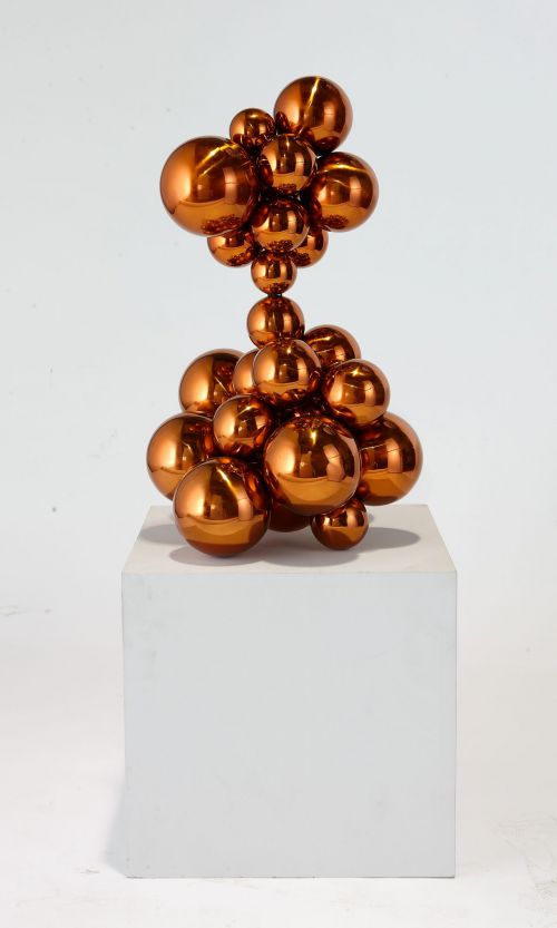 신한철 '구', 2005, 스테인리스스틸, 우레탄도장, 48x36x60cm  [웅갤러리]