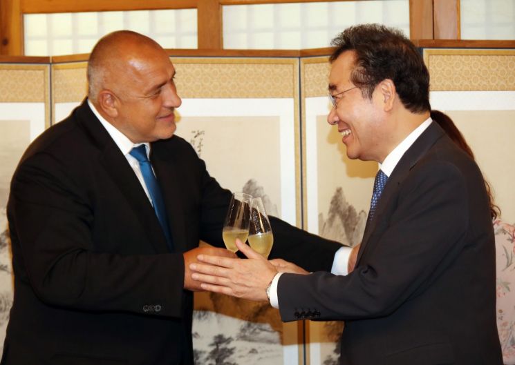 이 총리, 불가리아 총리와 회담…"미래지향적 동반자 관계 기여"