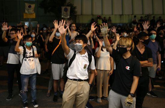 코스피, 홍콩 '복면금지법' 이슈로 장 막판 후퇴…2020선 하락마감