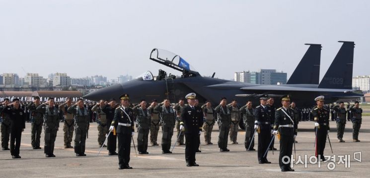 [포토] 공군기지에서 열린 국군의 날 기념행사