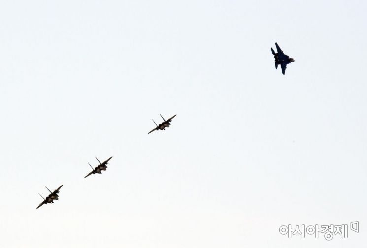 [포토] 행사장 상공 비행하는 F-15K