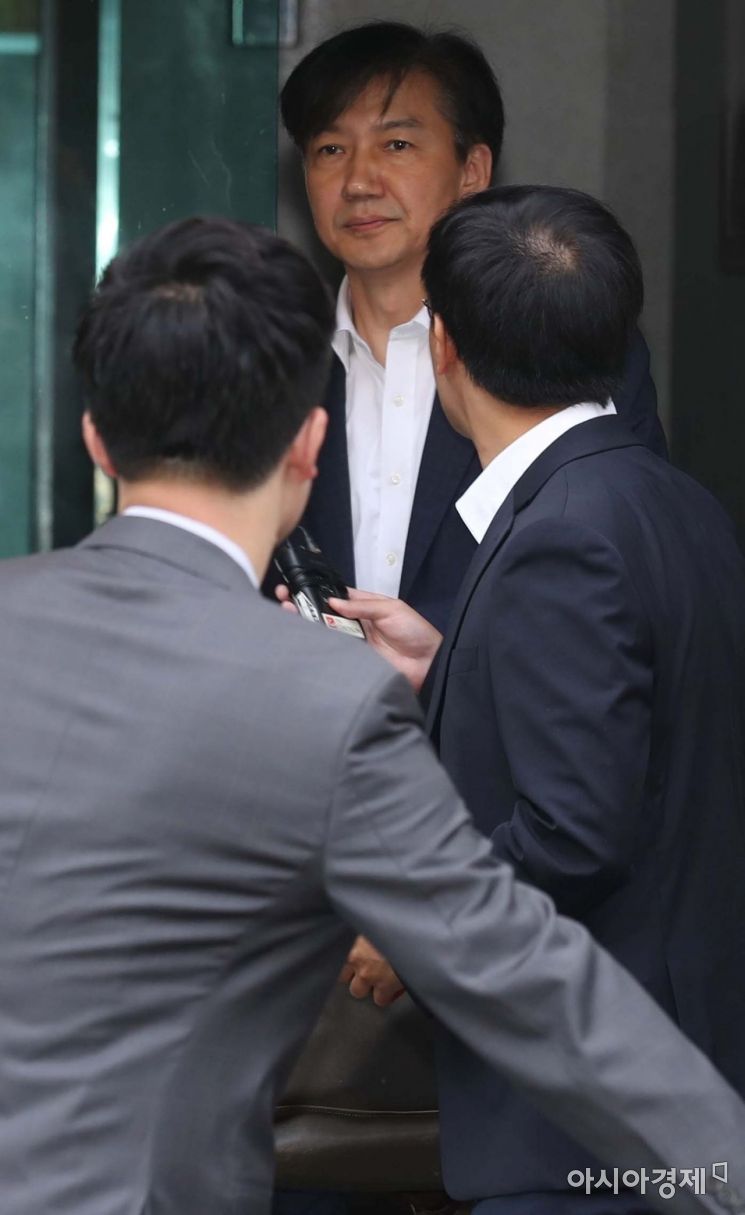 [포토]출근하는 조국 장관 