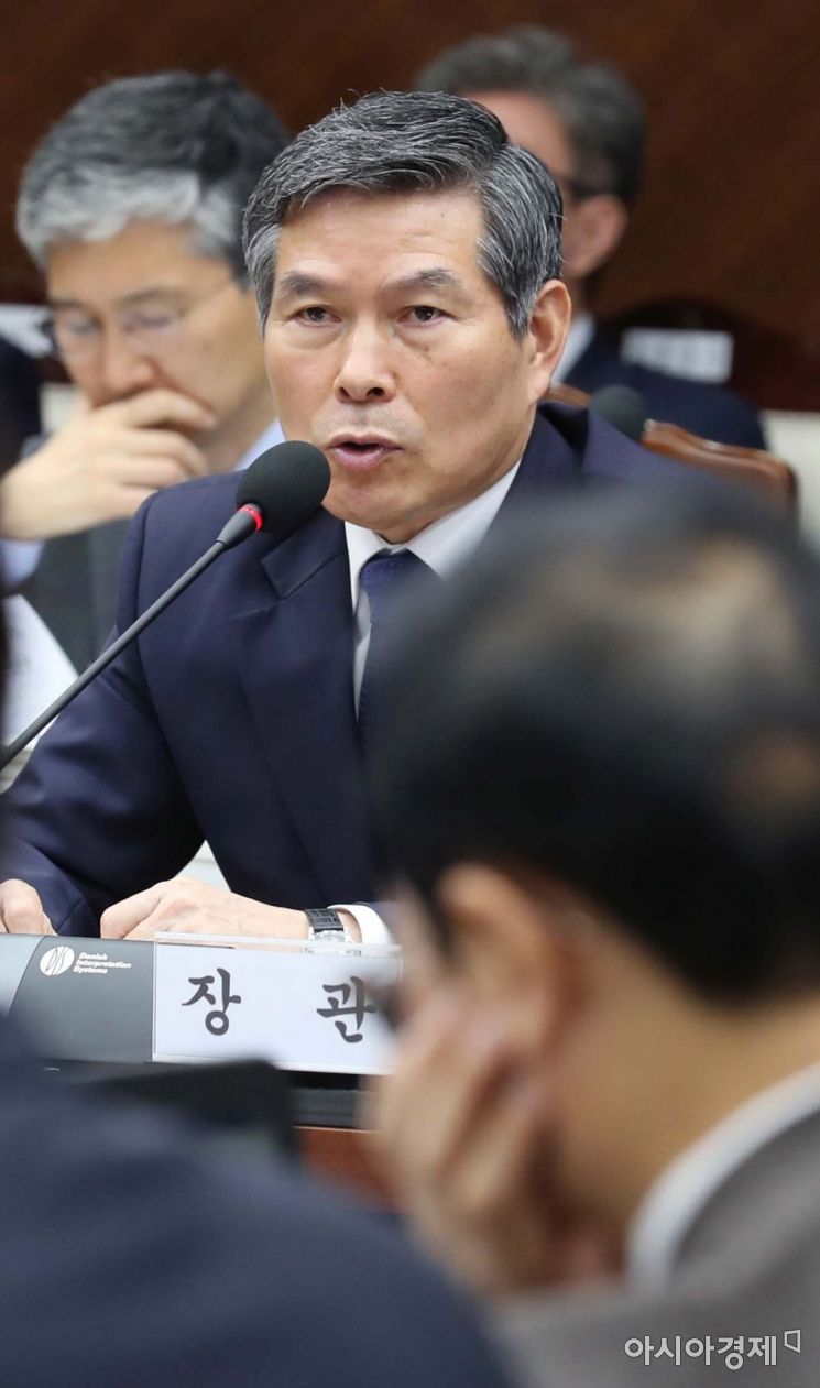 [포토]북한 미사일 관련 발언하는 정경두 장관 