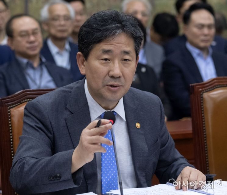 [포토] 답변하는 박양우 장관