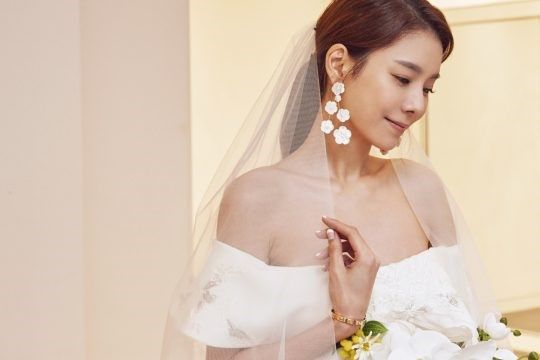 황지현 오늘(3일) 연상 사업가 연인과 결혼 "행복한 가정 이룰 것"
