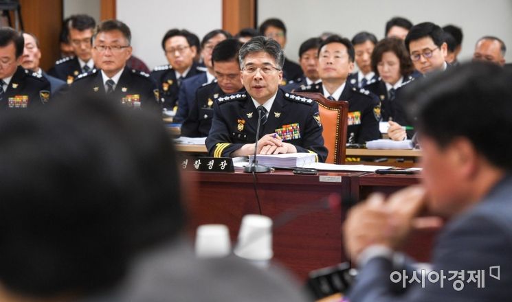 [포토]의원 질의 받는 민갑룡 경찰청장