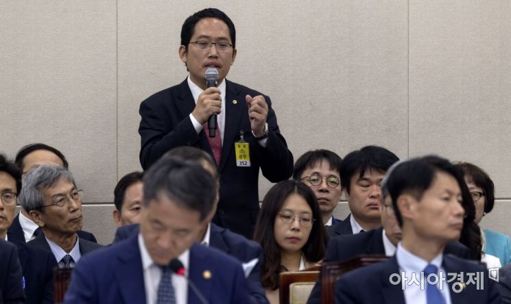 [포토] 답변하는 최대집 의협회장