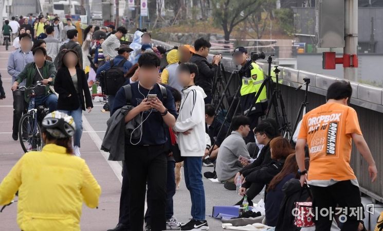 [포토] 불꽃축제롤 몰리는 시민들
