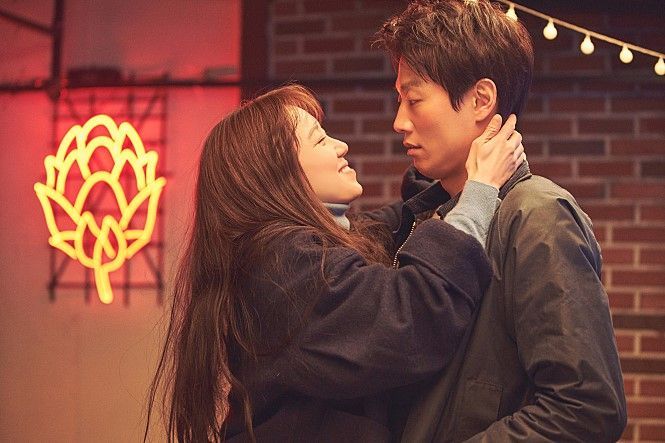 '조커'가 춤을 추니 극장가도 들썩