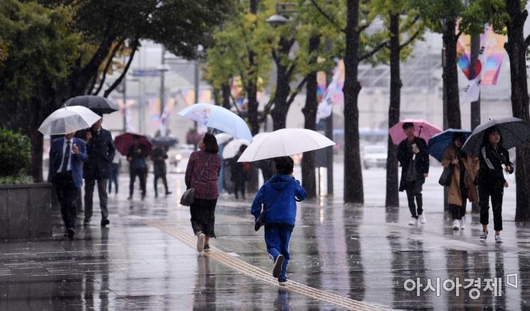 [포토] 비 내리는 도심 거리