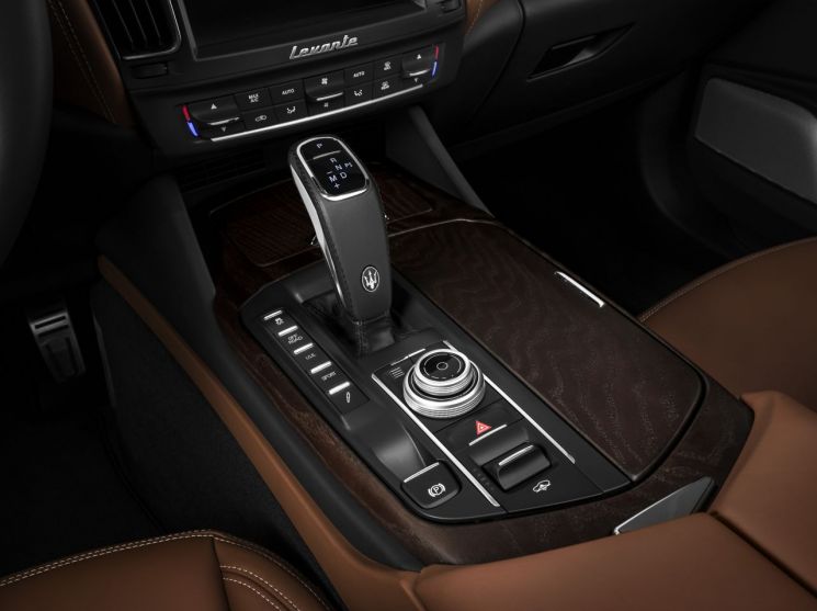 [김혜원의 타볼레오]터프한데 섬세해…'디젤 교과서' 마세라티 르반떼