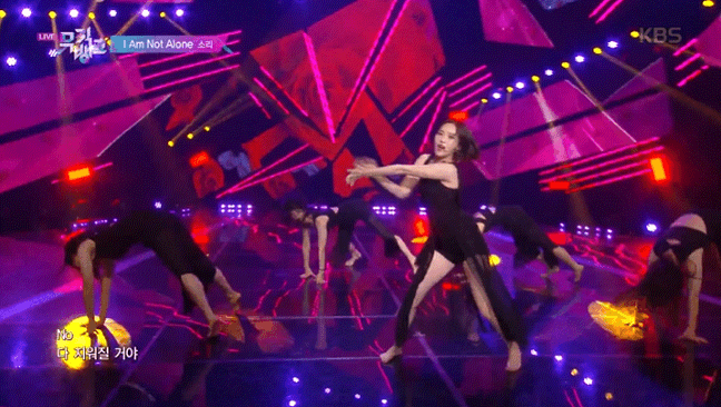 양현석이 나이 많다고 디스했던 여자가수.gif