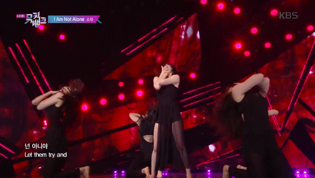 양현석이 나이 많다고 디스했던 여자가수.gif