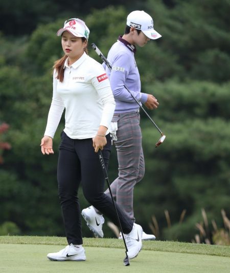 최혜진과 박성현 공동선두…고진영 12위