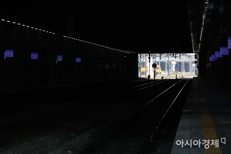 [포토]조용한 서울역 승강장 