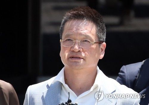 검찰, '별장 성접대' 윤중천에 징역 13년 구형