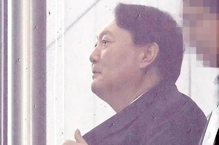 윤석열, '접대의혹' 보도한 기자 명예훼손 고소