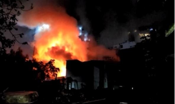 서울 인사동 식당 화재로 소방관 등 5명 부상