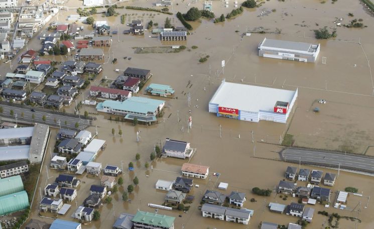 태풍 하기비스 강타한 일본, 공식사망자 42명으로 늘어
