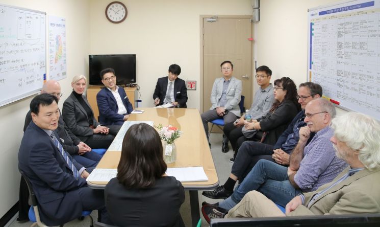 이재명표 '청년기본소득' 선진국도 배운다…독·일 정책단 방한