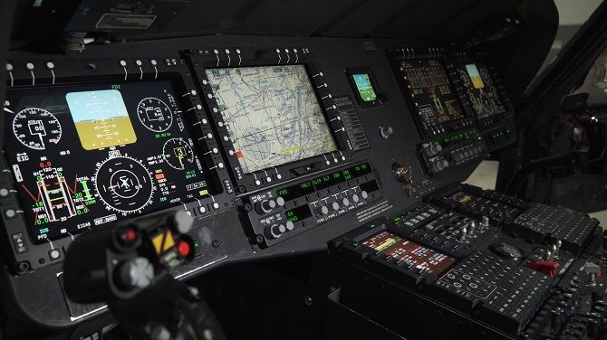 H-60 블랙호크 헬기 업그레이드 프로그램을 통해 제공되는 디지털 조종석