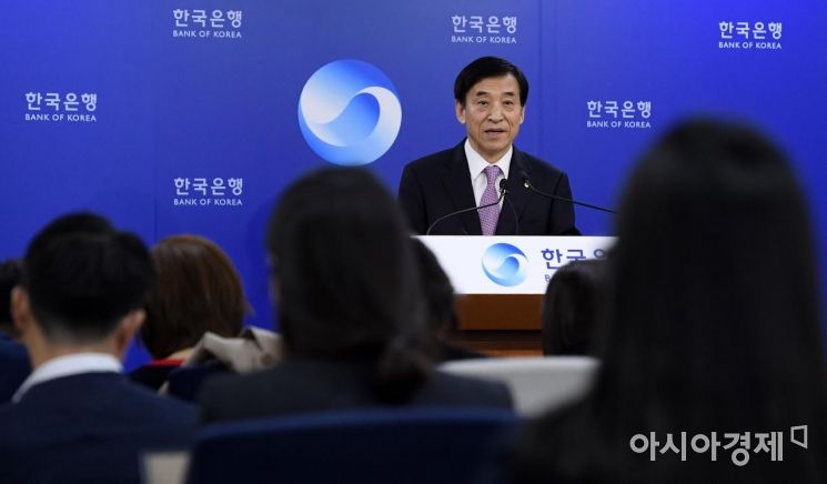 이주열 한은 총재 "통화 정책 여력 남아"…내년 추가 인하 가능성