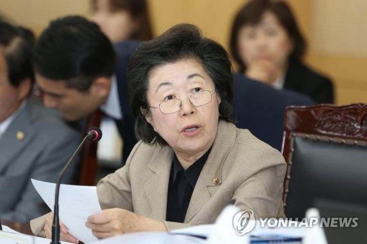 이은재 "유시민, 검찰이 조국 가족 인질극 비판" 윤석열 "판단할 수 없어"