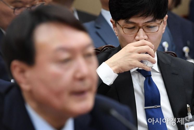 [포토] 물 마시는 한동훈