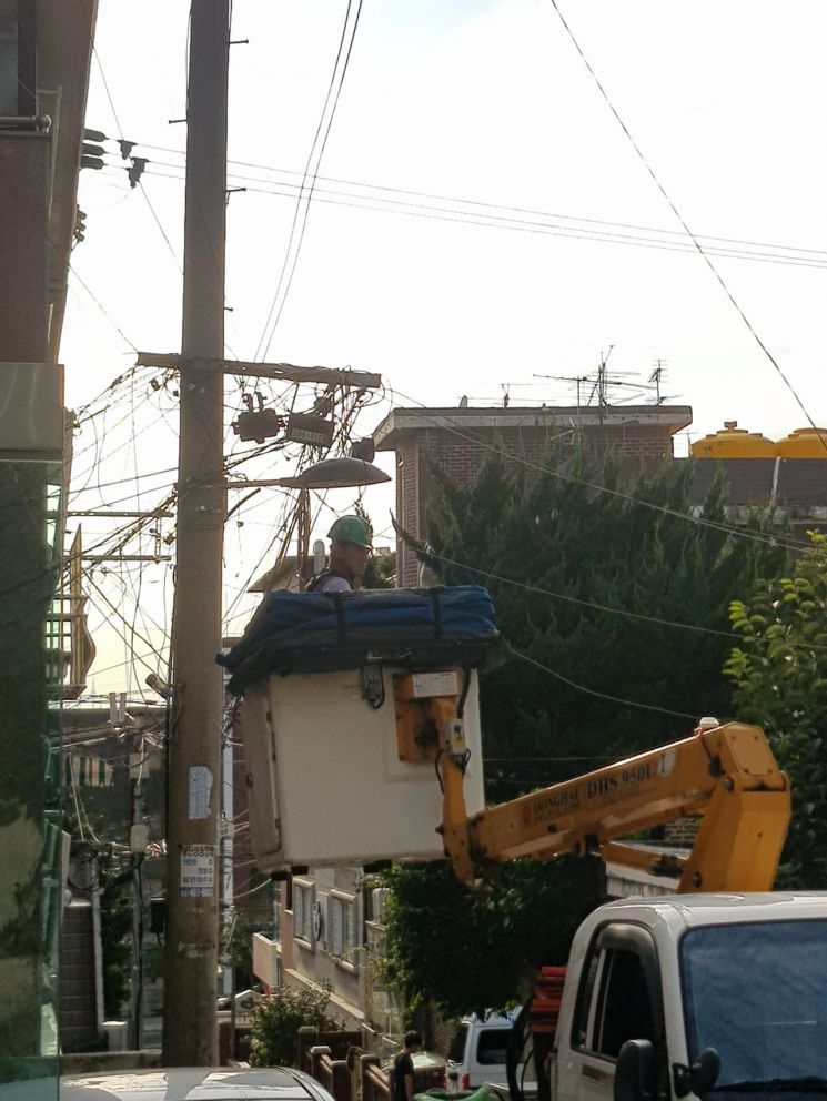 광진구 긴고랑로 공중케이블 정비