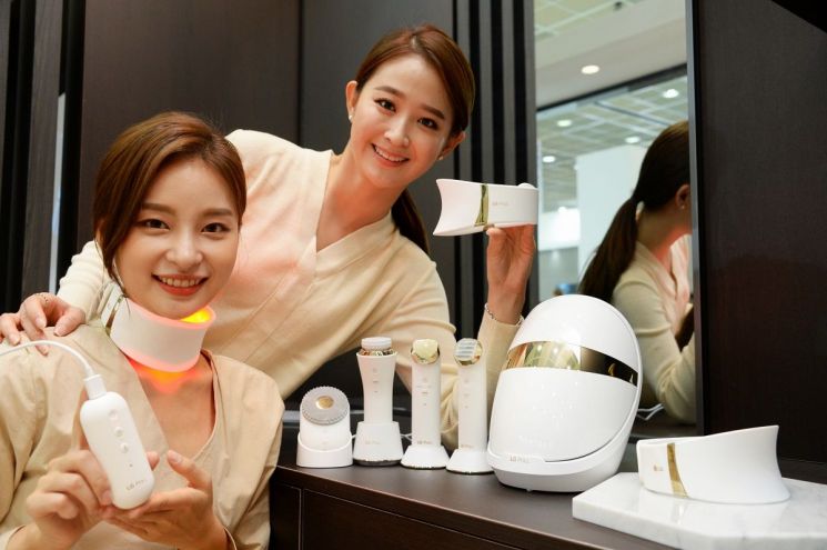 LG전자, 'LG 프라엘 더마 LED 넥케어' 출시…119만9000원