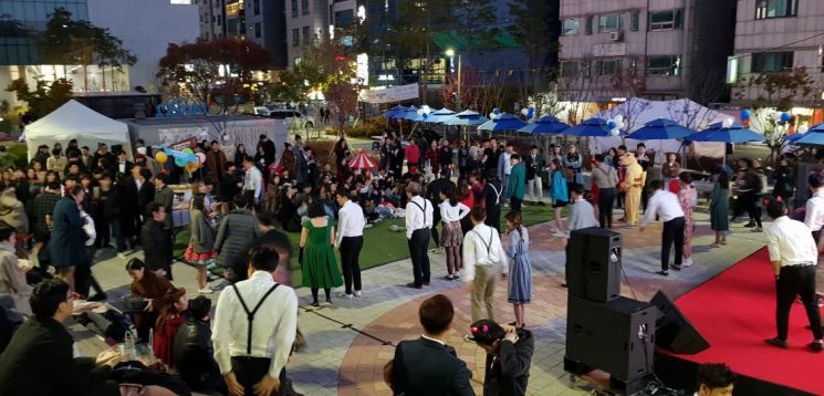 지난해 10월 개최된 경의선책거리 저자데이 책축제