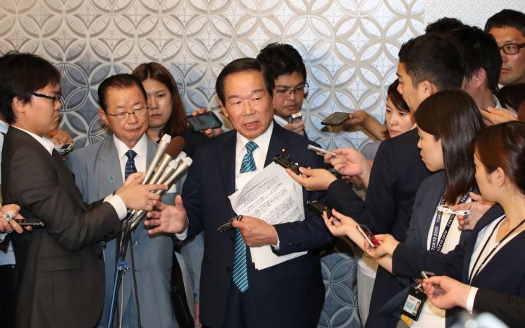 李총리 만난 일한의원연맹 회장 "한일 관계 개선 생각 공유"