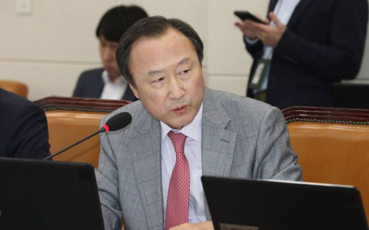 '불법 정치자금 수수' 홍일표 전 의원 항소심서 벌금 1000만원