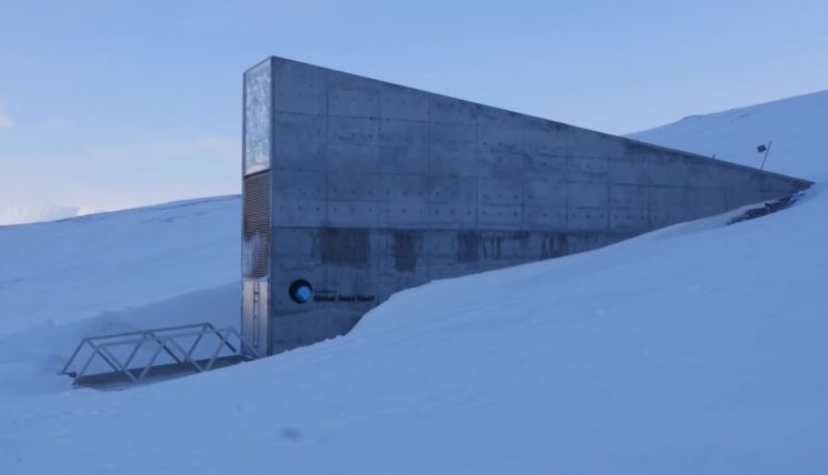 '스발바르 국제종자저장고(Svalbard Global Seed Vault)'의 모습. [사진=유튜브 화면캡처]