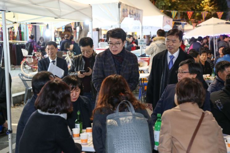 성동구 뚝도시장 ‘청춘夜시장’ 열어 