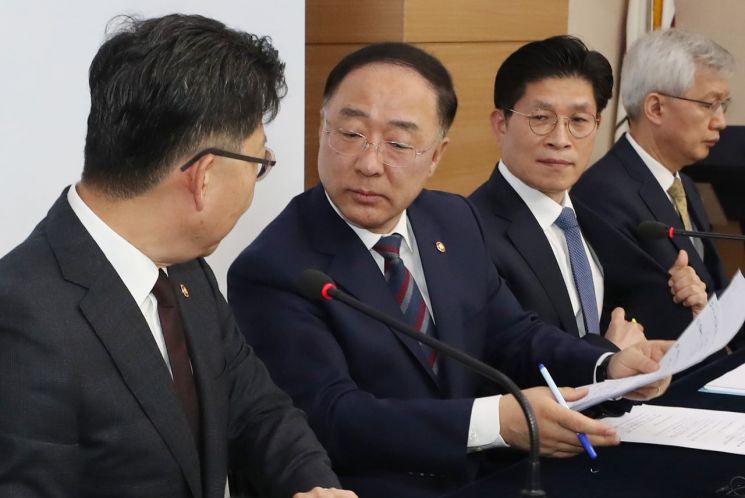 '개도국' 국회로 넘긴 정부…정작 국회는 "유지하라"