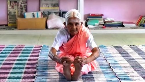  인도 최고령 '요가 스승' 나남말 99세로 타계