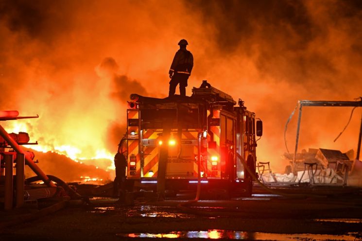 美캘리포니아 전역에 산불 비상사태…주민 20만명 대피