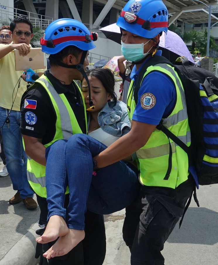 필리핀 남부 규모 6.6 지진…1명 사망, 십여명 부상
