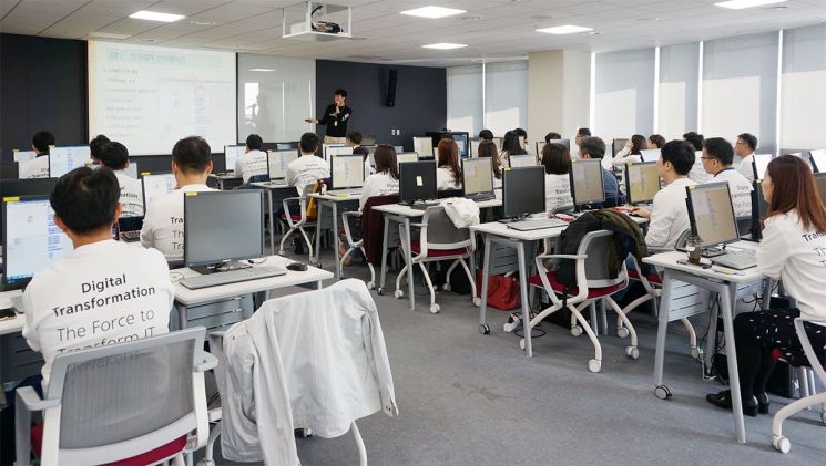하나금융, 전 임직원 코딩교육…'디지털 전환 본격 가동'