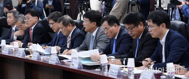 [포토] 모두발언 경청하는 참석자들