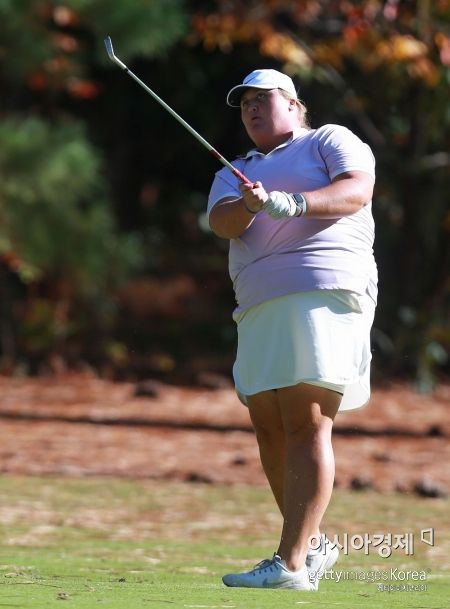 [골프토픽] '외모 고민' 무어 "Q시리즈 11위 통과~"